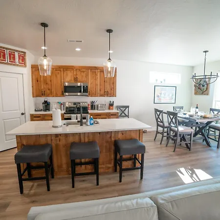 Hollywood Hangout - New West Properties Kanab Exterior foto