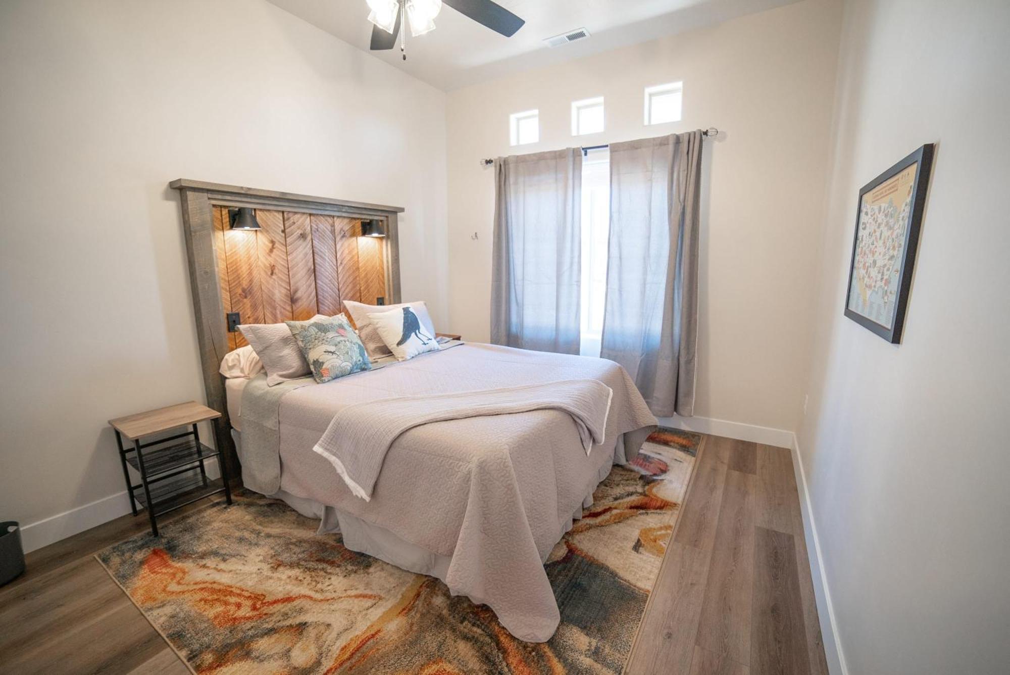 Hollywood Hangout - New West Holiday home